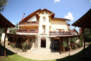 vila iulia pensiune vatra dornei bucovina
