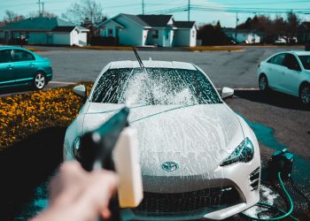 Știai că cei mai mulți ieșeni uită să curețe ACESTE părți ale mașinii Tu te numeri printre ei