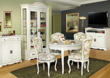 mobila clasica din lemn