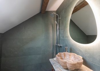 Amenajarea unei băi fără geam: 5 idei smart