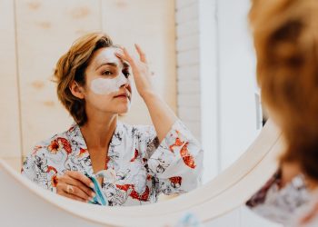 Îngrijirea tenului matur vara: 5 pași de urmat