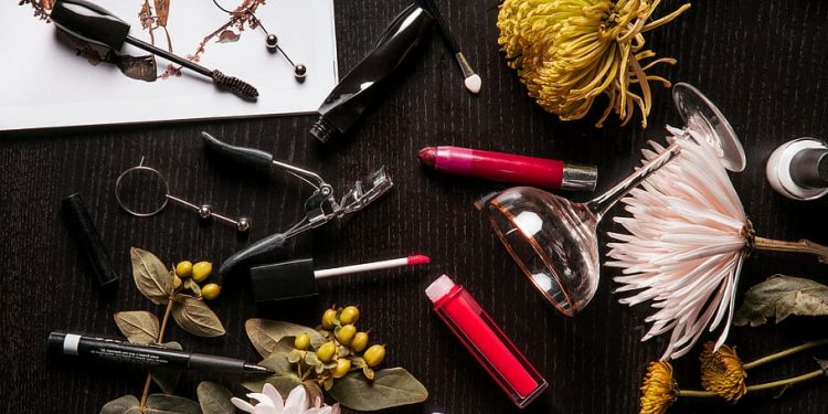 7 cosmetice care nu trebuie să lipsească din trusa de voiaj