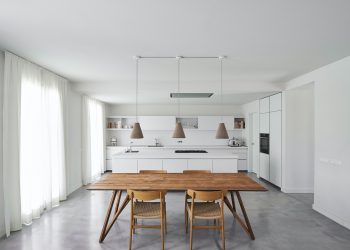 Te muți într-o nouă locuință? 4 aspecte de care să ții cont