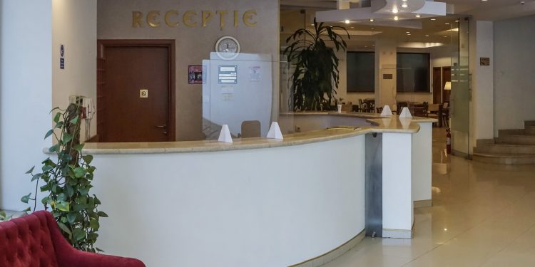 Ce ar trebui să ofere un azil de bătrâni?