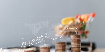 Ce factori macroeconomici influențează cel mai mult cursul valutar?