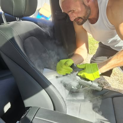 Spălare tapițerie auto Oradea înainte de vânzare: ce aduce valoare reală